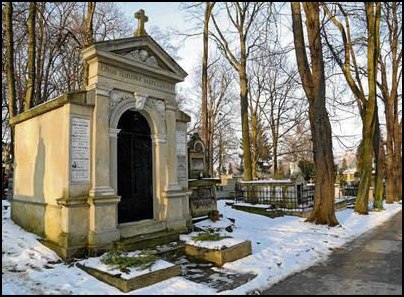 Na podgórskim cmentarzu spoczywa m. in. Antoni Mateczny